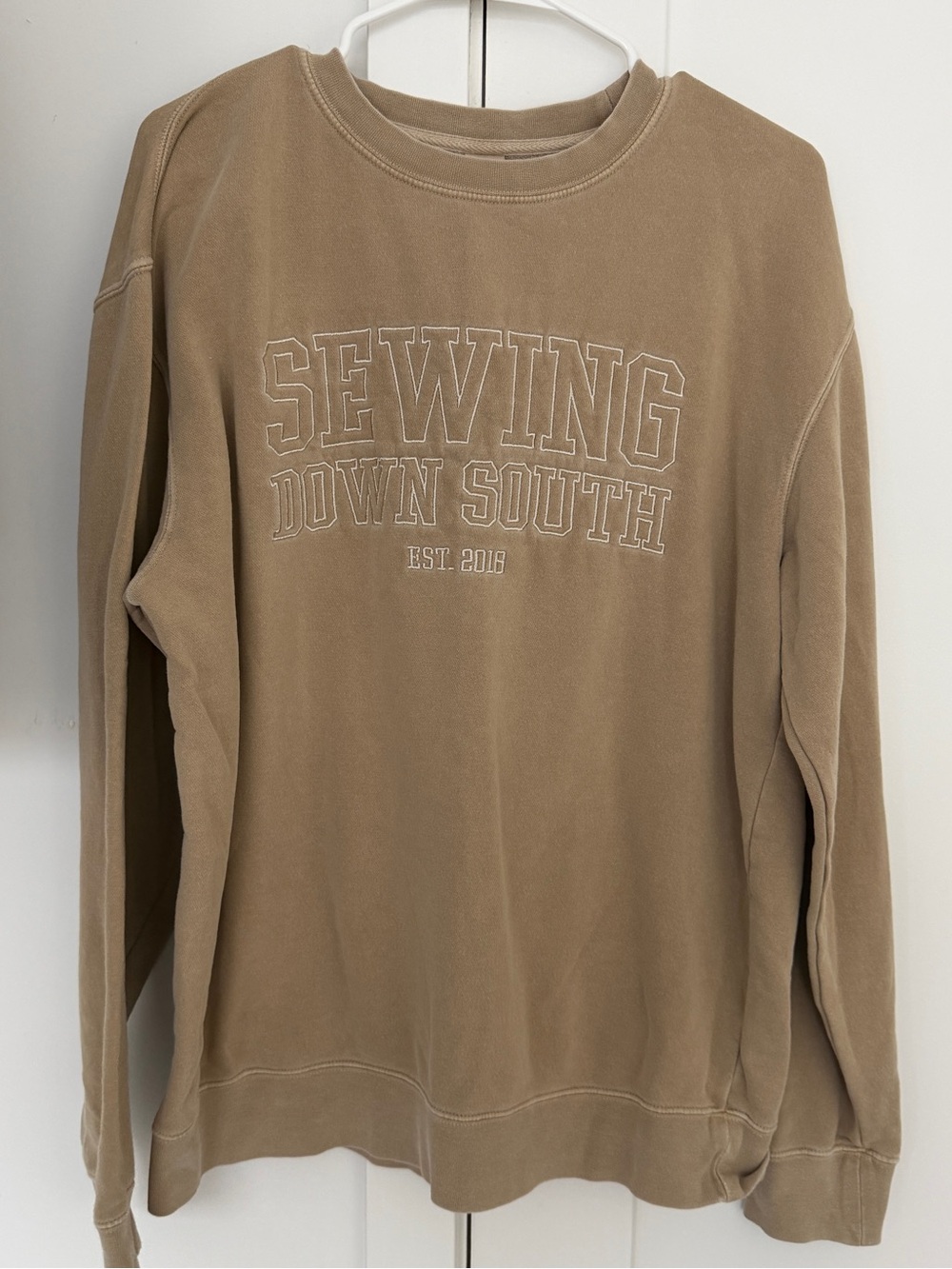 Sewing Down South Tan Embroidered Crewneck Sweatshirt Pullover Size L